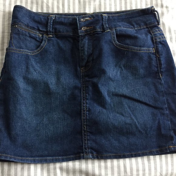 Old Navy Dresses & Skirts - Jean Skirt